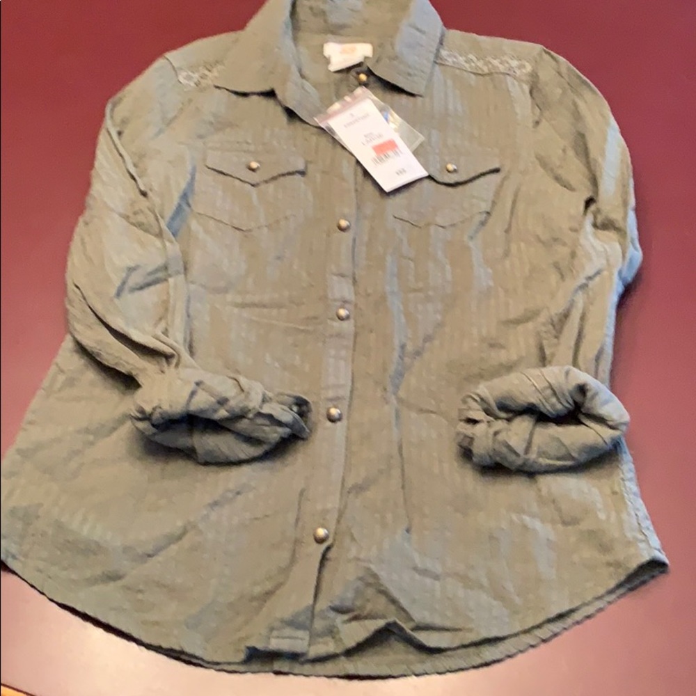 NWT green girls shirt